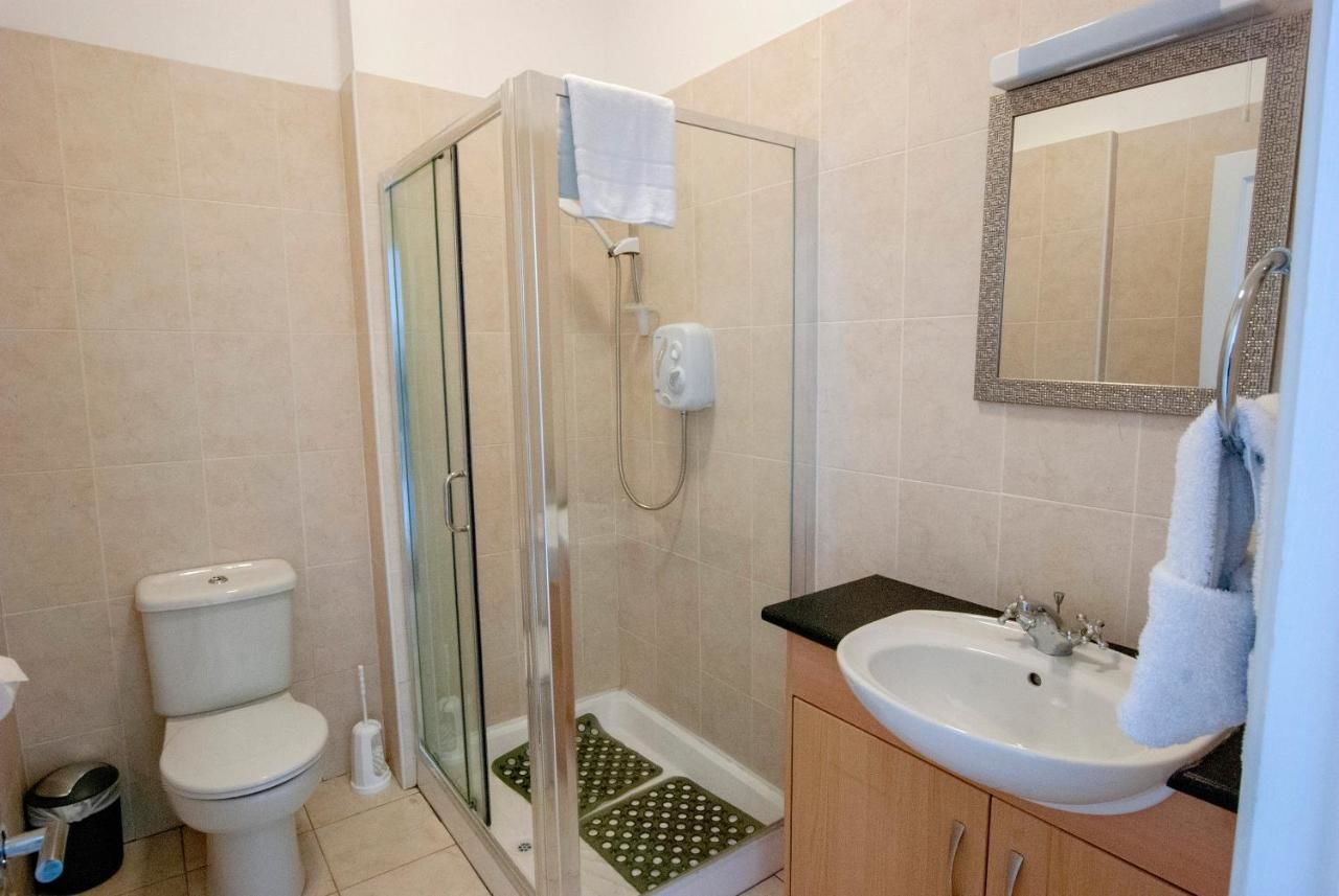 Гостевой дом The Village Campus Килкенни