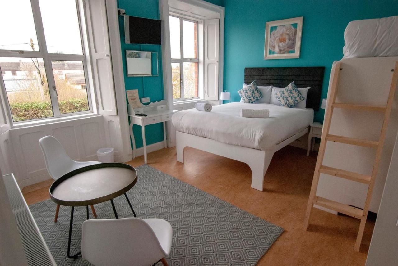 Гостевой дом The Village Campus Килкенни