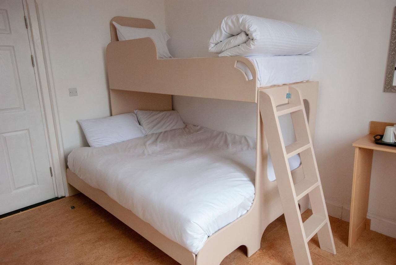 Гостевой дом The Village Campus Килкенни