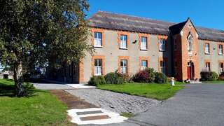 Гостевой дом The Village Campus Килкенни-0